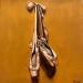 Peinture Les chaussons suspendus par Chicote Celine | Tableau Figuratif Natures mortes Huile