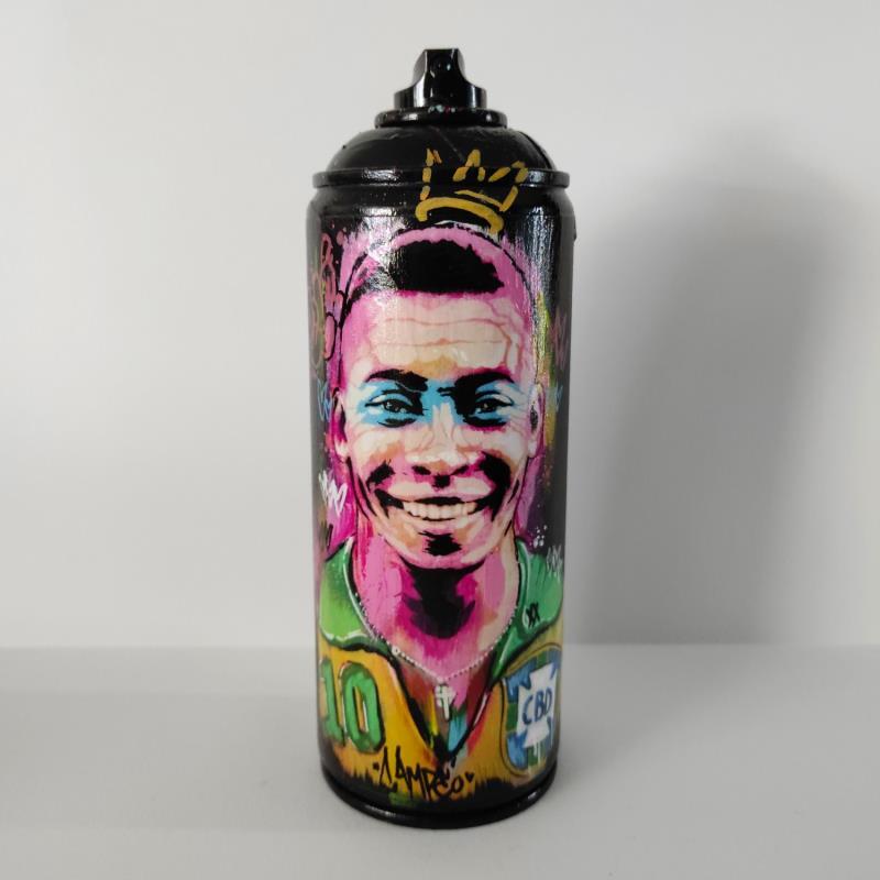 Sculpture Le roi Pelé by Sufyr | Sculpture Street art Graffiti