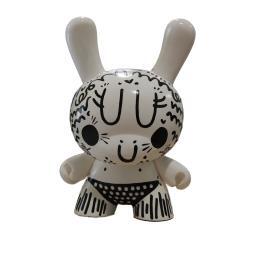 Sculpture Mme White by Ralau | Sculpture Street art Acrylic, Posca Black & White