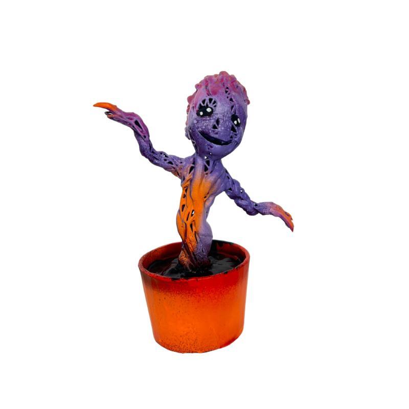 Sculpture PURPLE DANCING GROOT par Mikhel Julien | Sculpture Pop-art Graffiti Résine