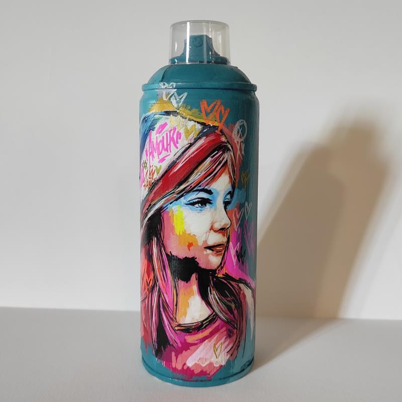 Sculpture La fille au voile bleu blanc rouge  by Sufyr | Sculpture Street art Graffiti, Posca Child
