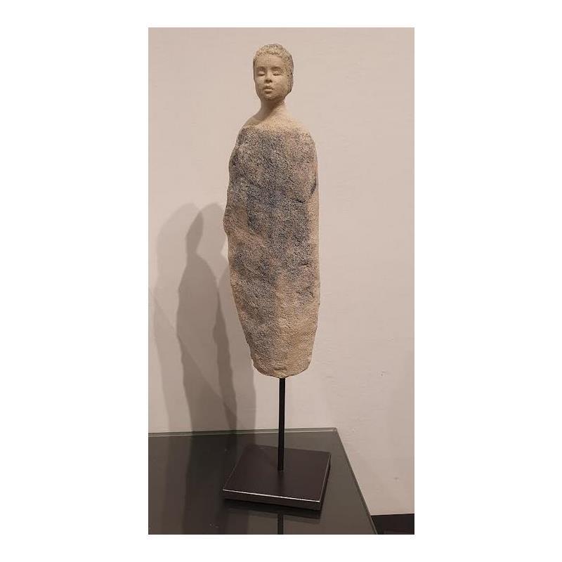 Sculpture Le silence des pierres 1 by Ferret Isabelle | Sculpture Raw art Stone Child
