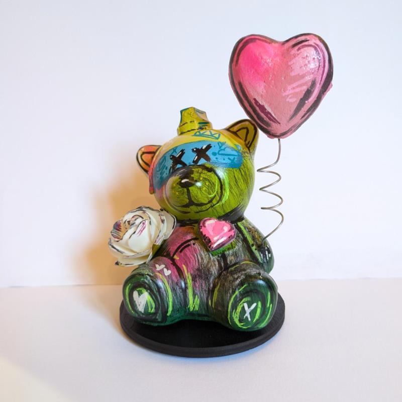 Sculpture L'ourson Love is in the air by Sufyr | Sculpture Street art Animals Graffiti Posca