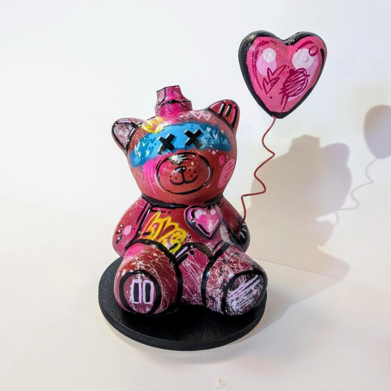 Sculpture Red bear by Sufyr | Sculpture Street art Animals Graffiti Posca