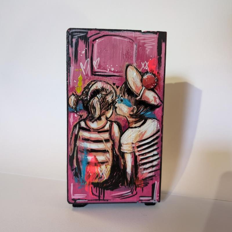 Sculpture Mon petit marin rose  by Sufyr | Sculpture Street art Child Graffiti Posca