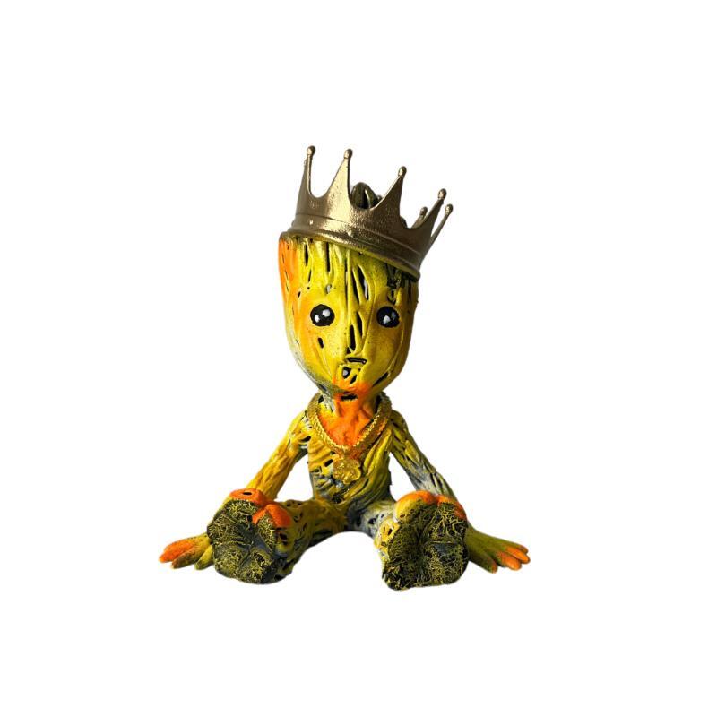 Sculpture YELLOW GROOT KING OF STREET  by Mikhel Julien | Sculpture Pop-art Graffiti, Resin Cinema, Pop icons