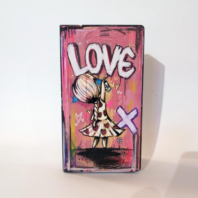 Sculpture VHS Je graffe de l'amour  par Sufyr | Sculpture Street Art Graffiti, Posca Enfant