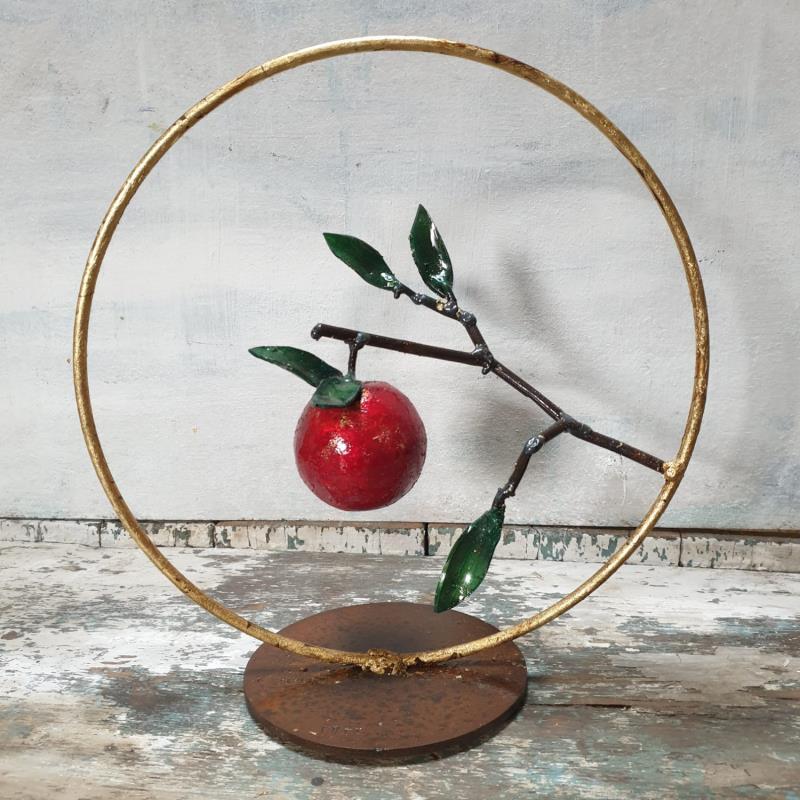 Sculpture pomme d'amour rouge by Eres Nicolas | Sculpture Figurative Metal Animals