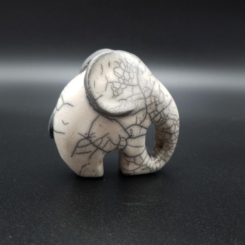 Sculpture BB Eléphant by Escoffier Odile | Sculpture Figurative Raku Animals