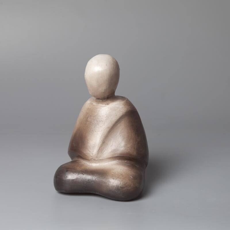 Sculpture Le Méditant by Nathalie Roverato | Sculpture Figurative Raku Life style, Minimalist