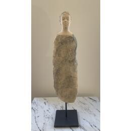 Sculpture Le silence des pierres by Ferret Isabelle | Sculpture Raw art