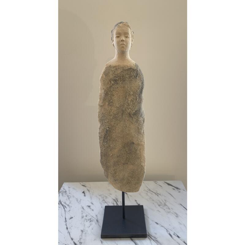 Sculpture Le silence des pierres by Ferret Isabelle | Sculpture Raw art