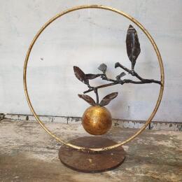 Sculpture pomme d'or by Eres Nicolas | Sculpture Figurative Metal Animals