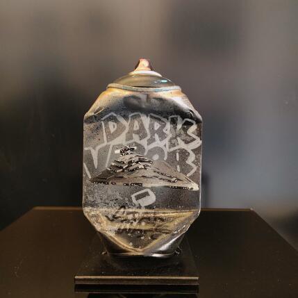 Sculpture Vaisseau Impérial by Kedarone | Sculpture Pop-art Acrylic, Graffiti Pop icons